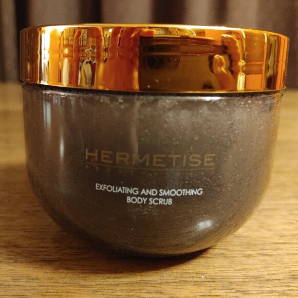 Hermetise Exfoliating And Smoothing Body Scrub BRAND NEW SEALED EXP 2027 425g - Picture 1 of 5